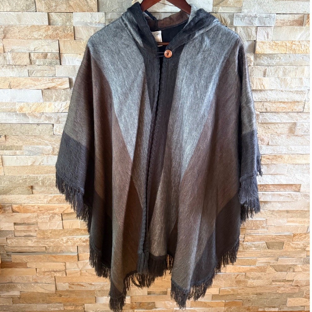 Tresart Cache Alpaca Hooded Poncho Cape Fringe Ecuador Grey Brown OS
